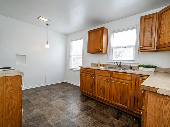 5th image of 280 Helmar Ct
