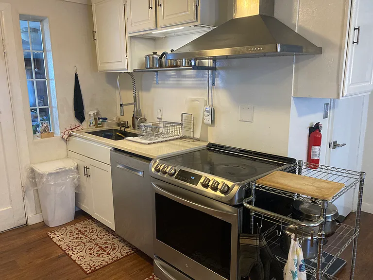 705 Boetzkes Ave — Photo 6