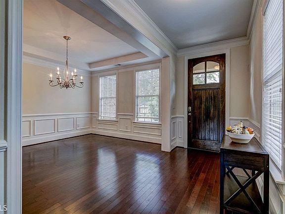 5th image of 2625 Hickory Hill Dr SE