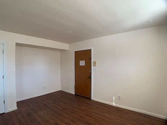 5th image of 2726 17th Ave E #1