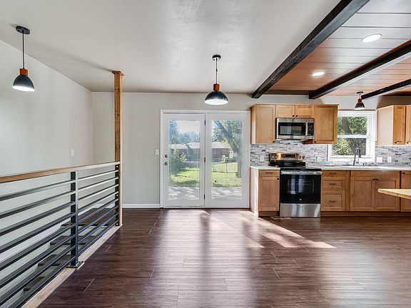 5th image of 523 Linda Ln