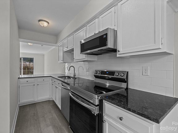 3rd image of 504 Heritage Pkwy
