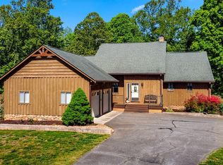 885 Skyview Trl, Martinsville, VA 24112
