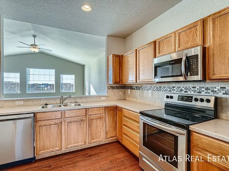 710 Finch Dr — Photo 6