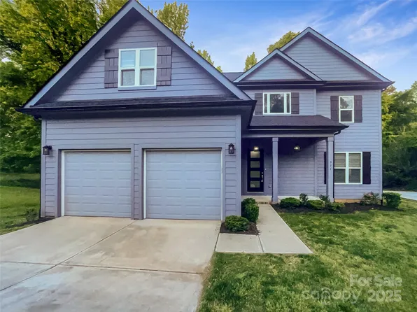 911 Balsam Ter, Charlotte, NC 28214