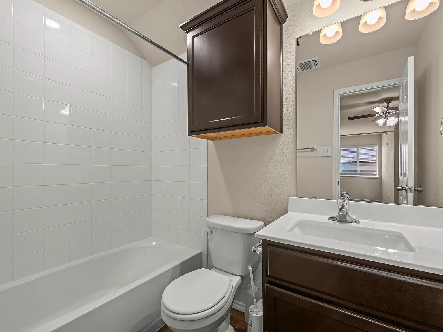 4 bed, 3.5 bath, 2976 sqft, $2,800 — Photo 4