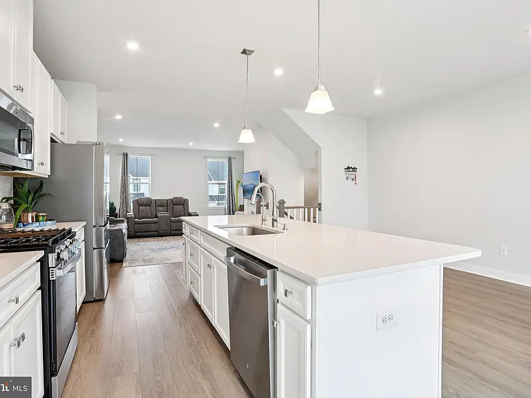 47 Rosemary Way — Photo 16