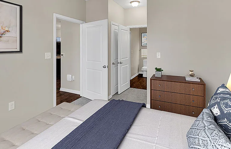 Retreat at Fremaux Town Center Apartments — Photo 11
