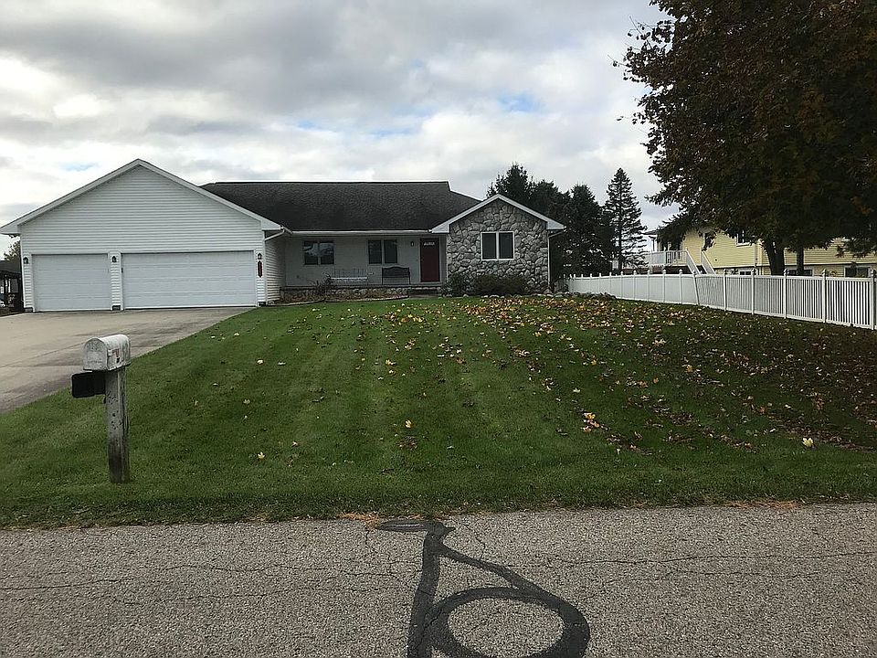 1st image of 1138 Fairway Dr
