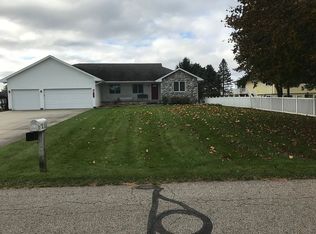 1138 Fairway Dr, Weidman, MI 48893