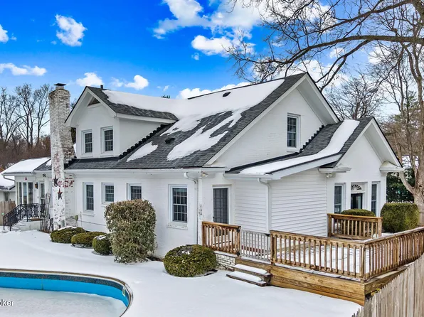 8412 Oxford Woods Ct, Lyndon, KY 40222