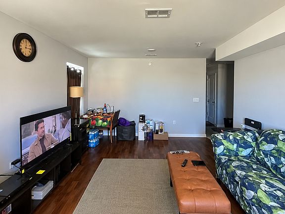 3rd image of 54 Elliott St #3