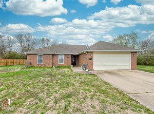 375 Benton Dr, Pea Ridge, AR 72751
