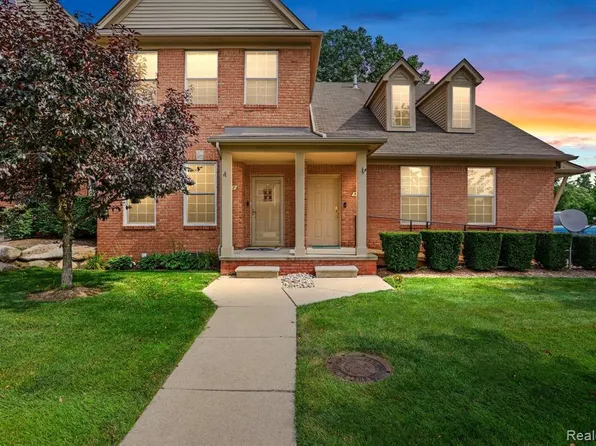 5227 Mesa Dr, Shelby Township, MI 48316