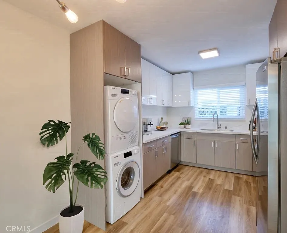 2 bed, 800 sqft, $3,500 — Photo 4