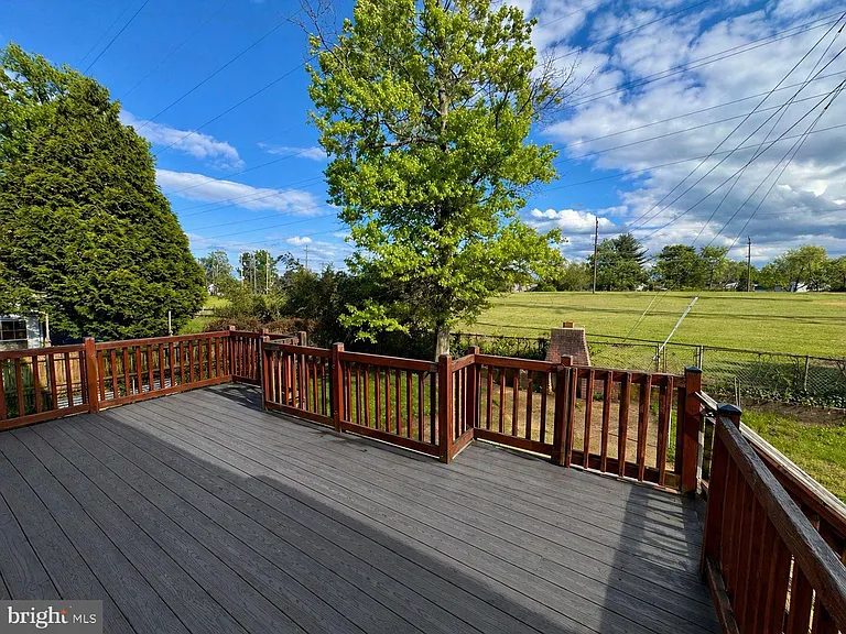 7420 Wyndam Rd — Photo 16