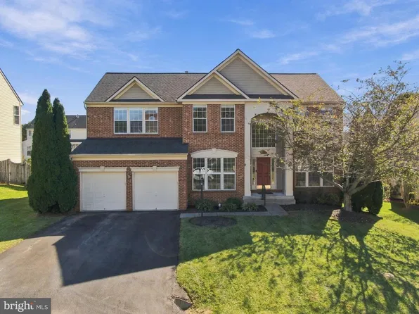 70 Killian Ln, Charles Town, WV 25414