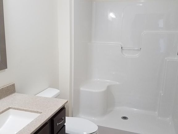 5th image of 639 Jamestown Dr