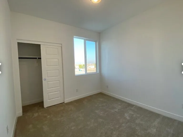 247 N Magnolia Ave #5 — Photo 1