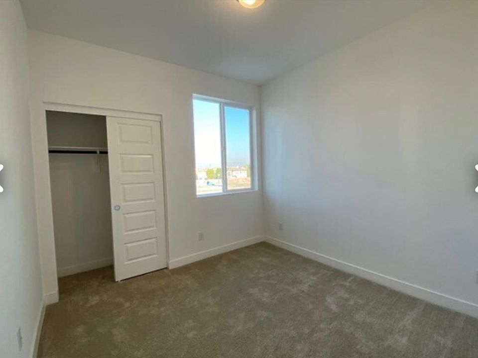 1st image of 247 N Magnolia Ave #5