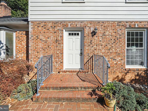 2nd image of 5019 Mignonette Ct
