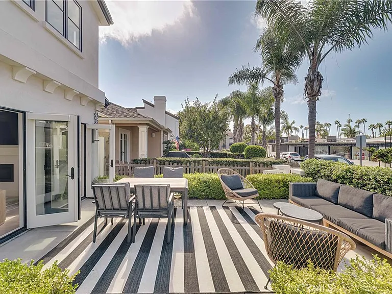 608 Heliotrope Ave — Photo 5