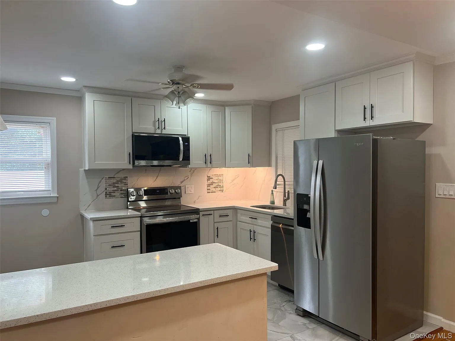 3 bed, 1.0 bath, 1092 sqft, $4,100 — Photo 2