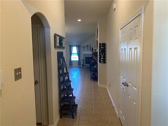 3rd image of 440 Sandhurst Dr