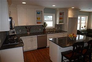 3rd image of 1421 Woodcliff Dr SE
