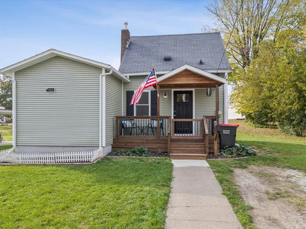 305 SE 7th Ave, Aledo, IL 61231