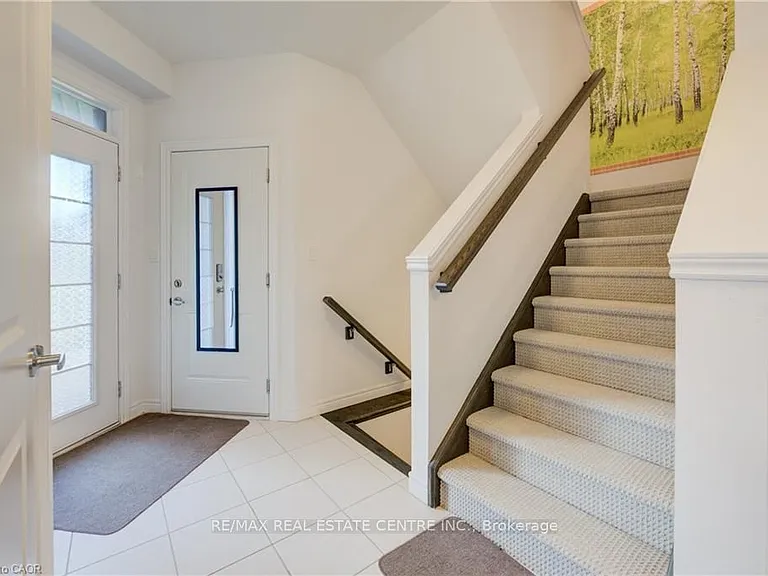 19 Baker Ln — Photo 4