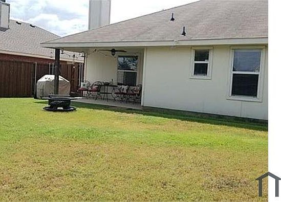 2nd image of 2724 Spencer Cir