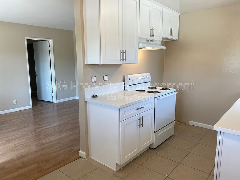 405 W Alameda Ave #J — Photo 6