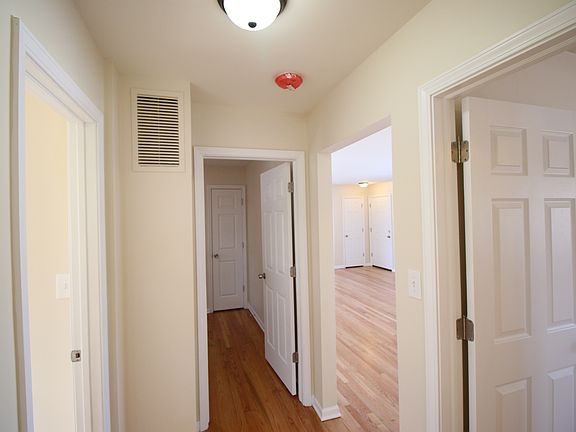 5th image of 16648 Holland Ave