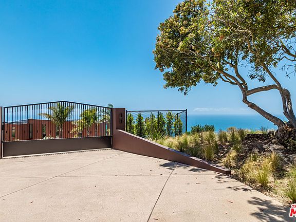 2nd image of 4346 Avenida De La Encinal