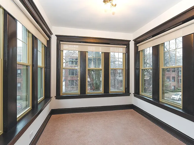 1414 W Rascher Ave #1W — Photo 2