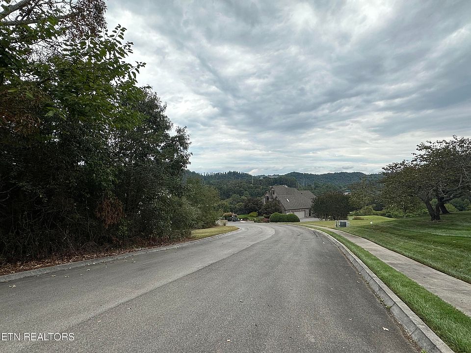 2nd image of 715 Timberline Dr