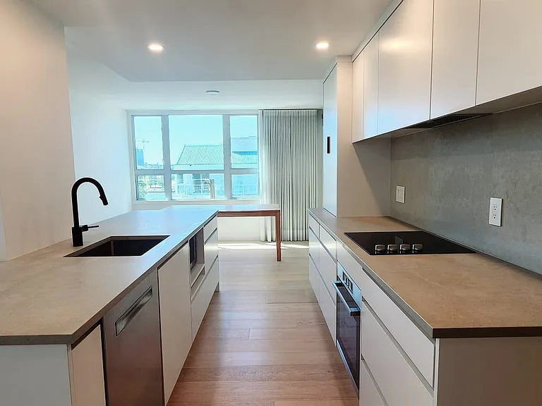 1406 W Harwood St #404 — Photo 9