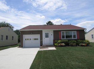 8 Langley Rd, Toms River, NJ 08757