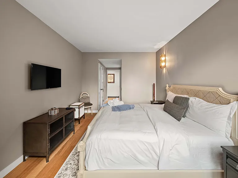 360 E 89th St #4E1 — Photo 14