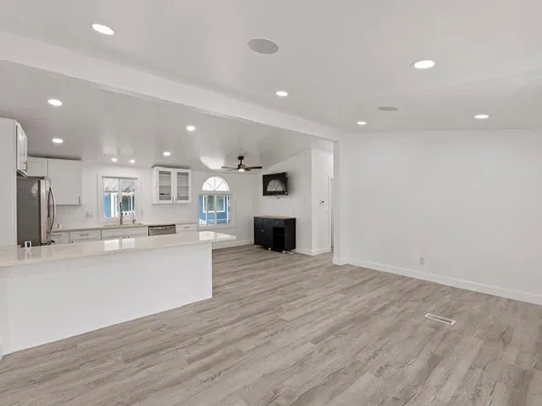 1855 E Riverside Dr Spc 418, Ontario, CA 91761