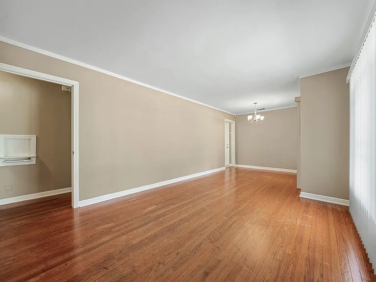 314 Barbara Dr — Photo 4