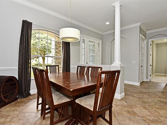 5th image of 206 Wellington Woods Ave
