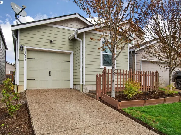 1017 S View Dr, Molalla, OR 97038