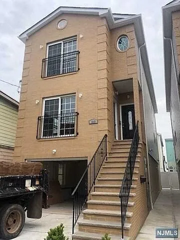 313 Jersey St #1