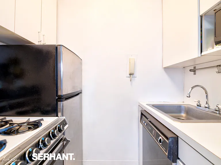301 E 63rd St #14-C — Photo 5