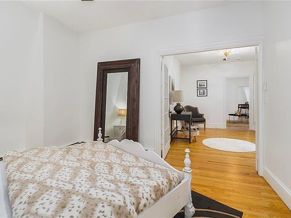 5th image of 43 Chapin Ave #4