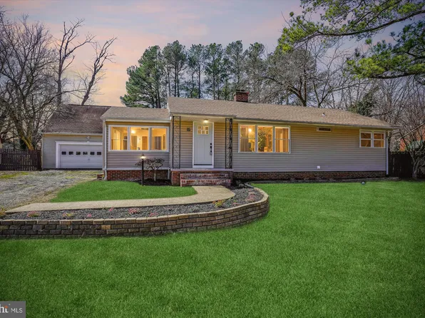 15 Wakefield Ave, Fredericksburg, VA 22405