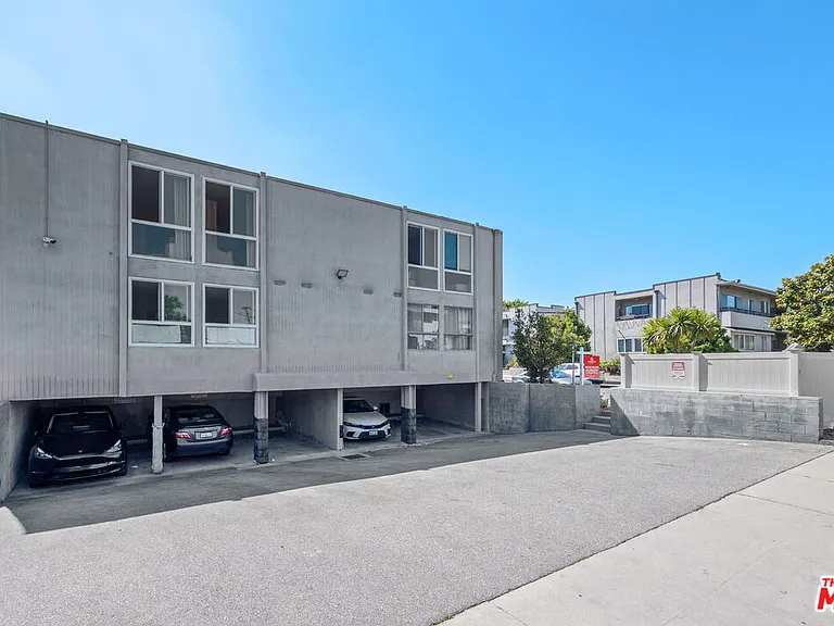 8638 Cashio St #8 — Photo 21
