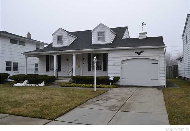 1st image of 8 Greenfield Dr